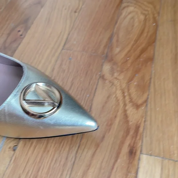 VALENTINO BY MARIO VALENTINO Perla Flare Kitten Heel Pumps. New. Size 6 - Picture 7 of 11